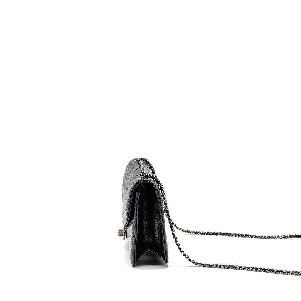 CHANEL ENVELOP METAL PLATE FLAP BAG CHEVRON CALFSKIN BLACK/NAVY RUTHENIUM SILVER HARDWARE