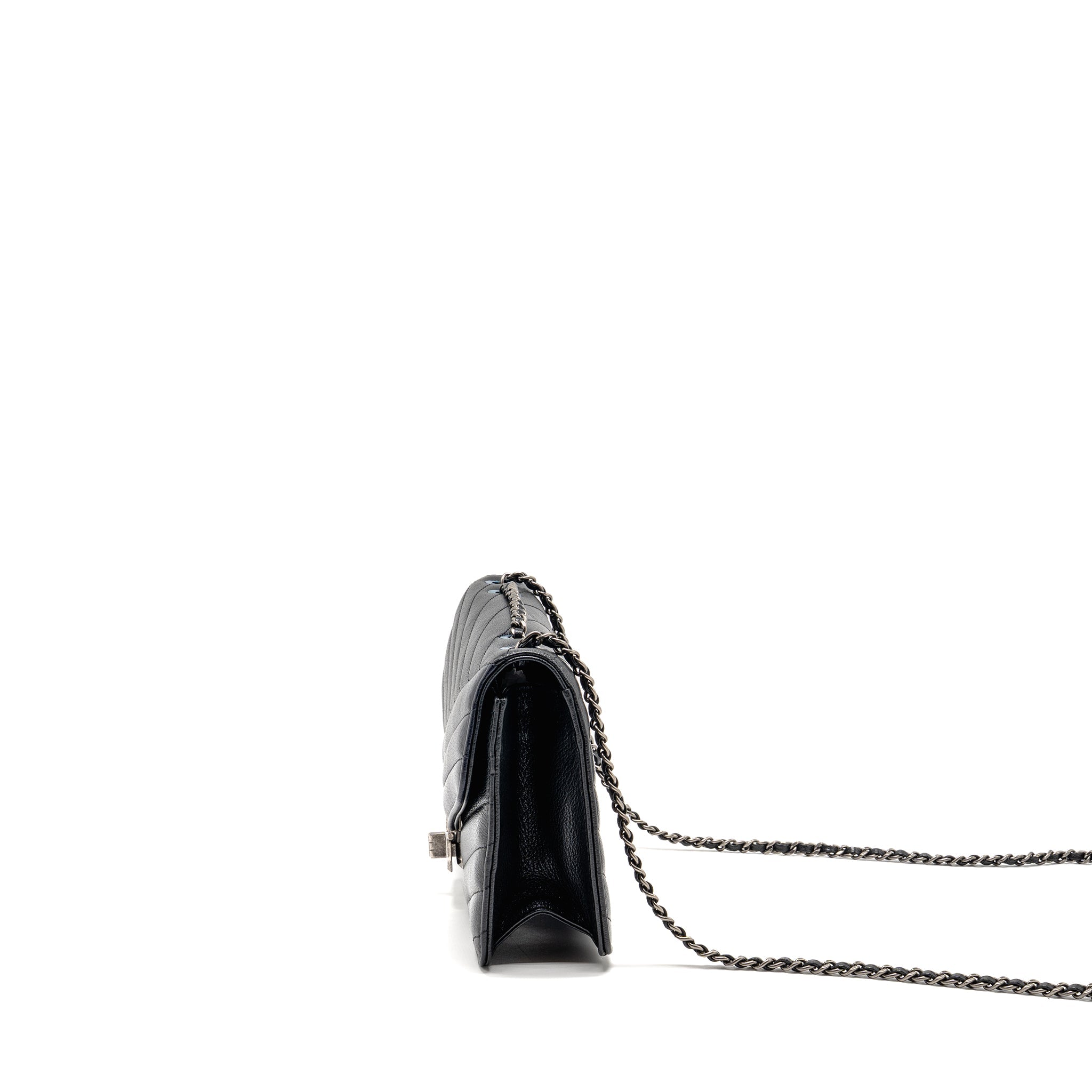 CHANEL ENVELOP METAL PLATE FLAP BAG CHEVRON CALFSKIN BLACK/NAVY RUTHENIUM SILVER HARDWARE