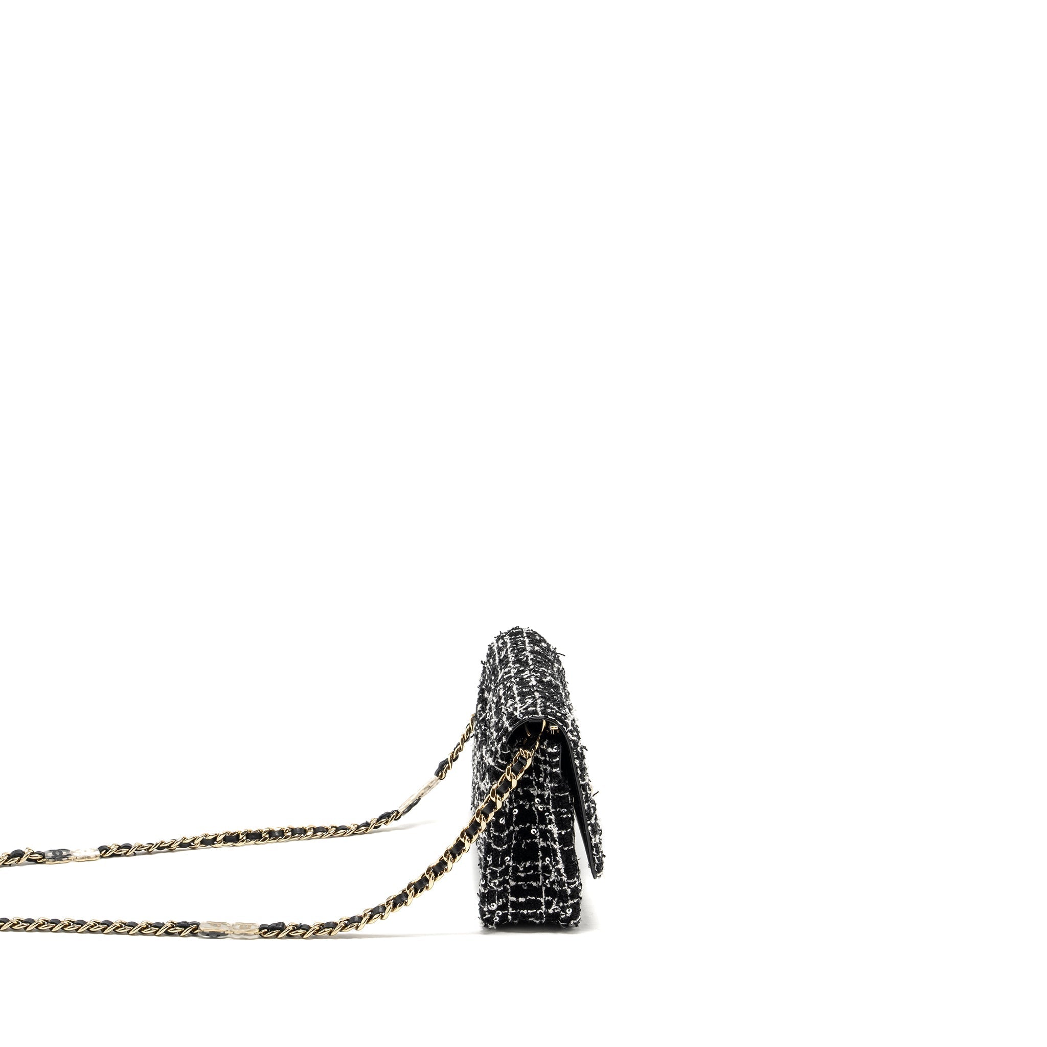 CHANEL 24P DETAIL CHAINS WALLET ON CHAIN TWEED/SEQUINS BLACK/WHITE LGHW (MICROCHIP)