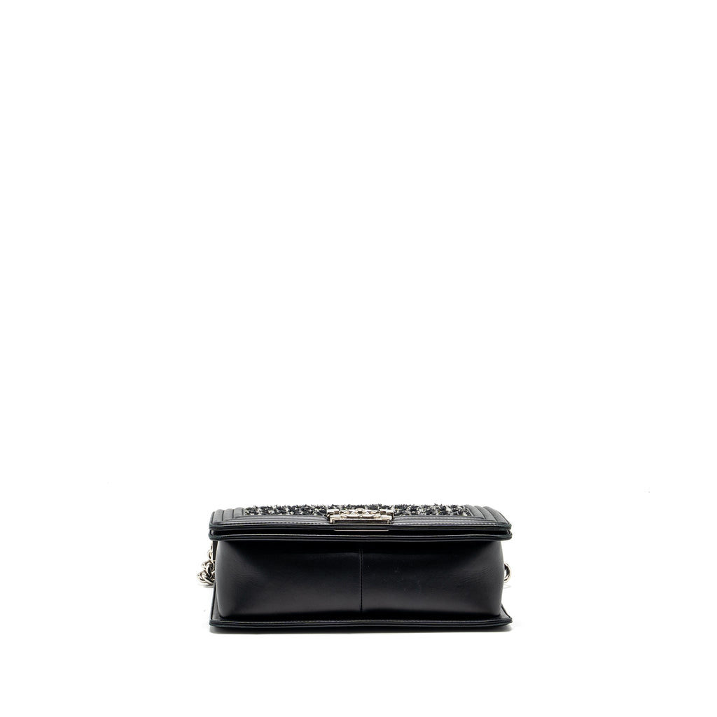 CHANEL MEDIUM BOY BAG TWEED/CALFSKIN BLACK/MULTICOLOUR SHW