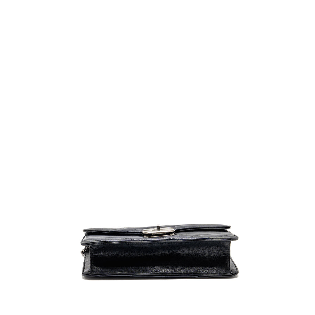 CHANEL ENVELOP METAL PLATE FLAP BAG CHEVRON CALFSKIN BLACK/NAVY RUTHENIUM SILVER HARDWARE