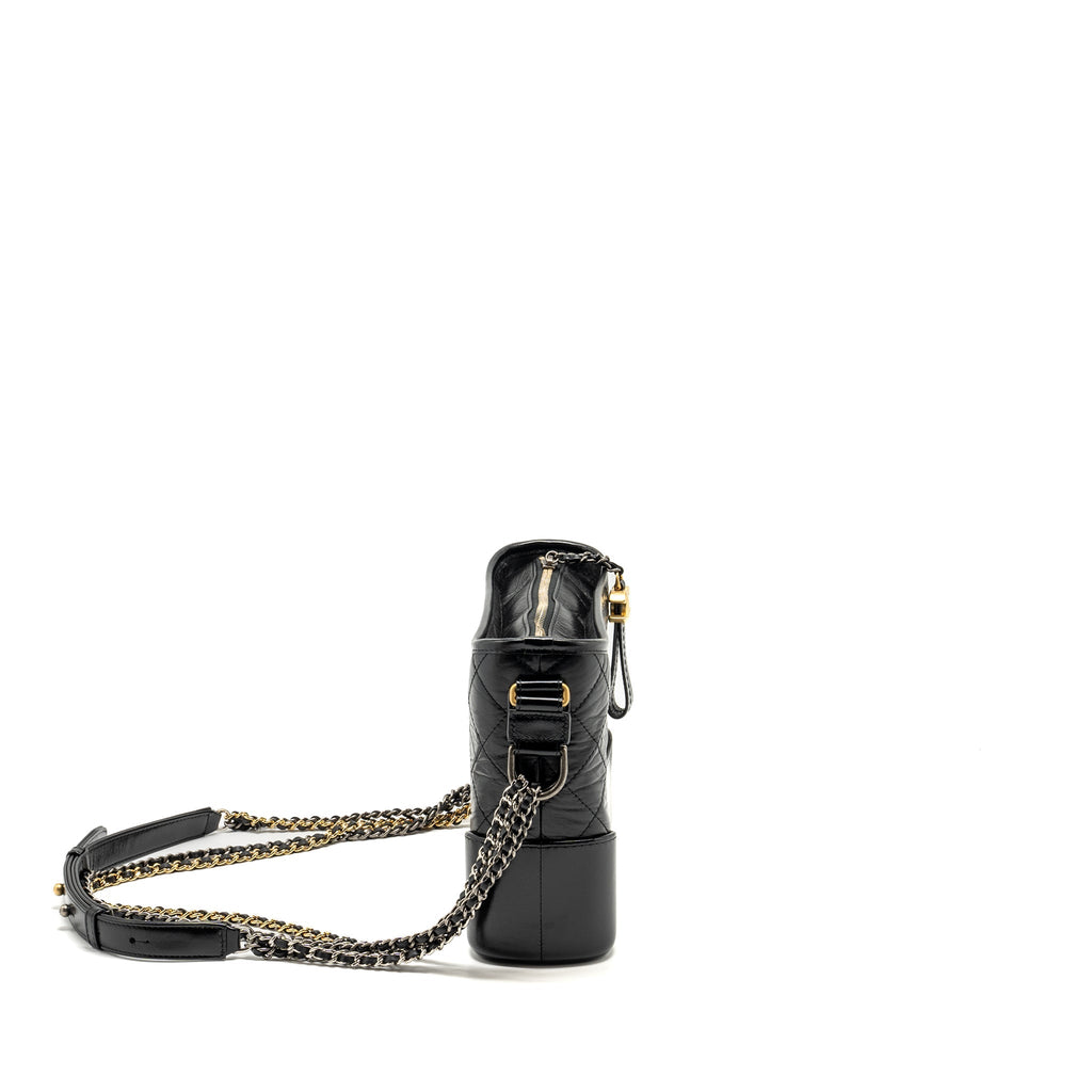 CHANEL NEW MEDIUM GABRIELLE HOBO BAG CALFSKIN BLACK MULTICOLOUR HARDWARE (MICROCHIP)