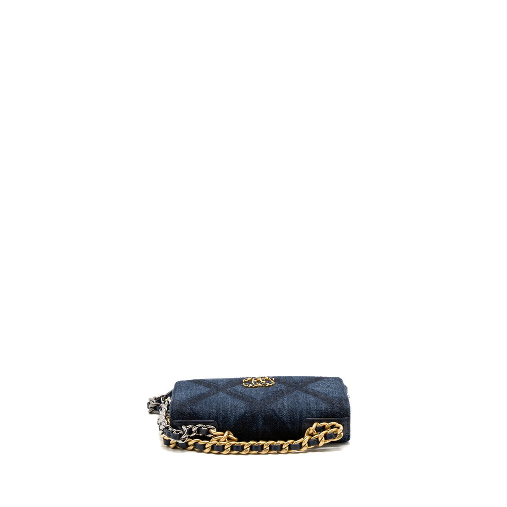 CHANEL 19 WALLET ON CHAIN LIMITED DENIM DARK BLUE MULTICOLOUR HARDWARE (MICROCHIP)