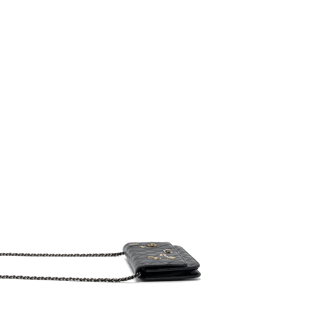 CHANEL 2.55 REISSUE LUCKY CHARMS WALLET ON CHAIN AGED CALFSKIN BLACK RUTHENIUM HARDWARE