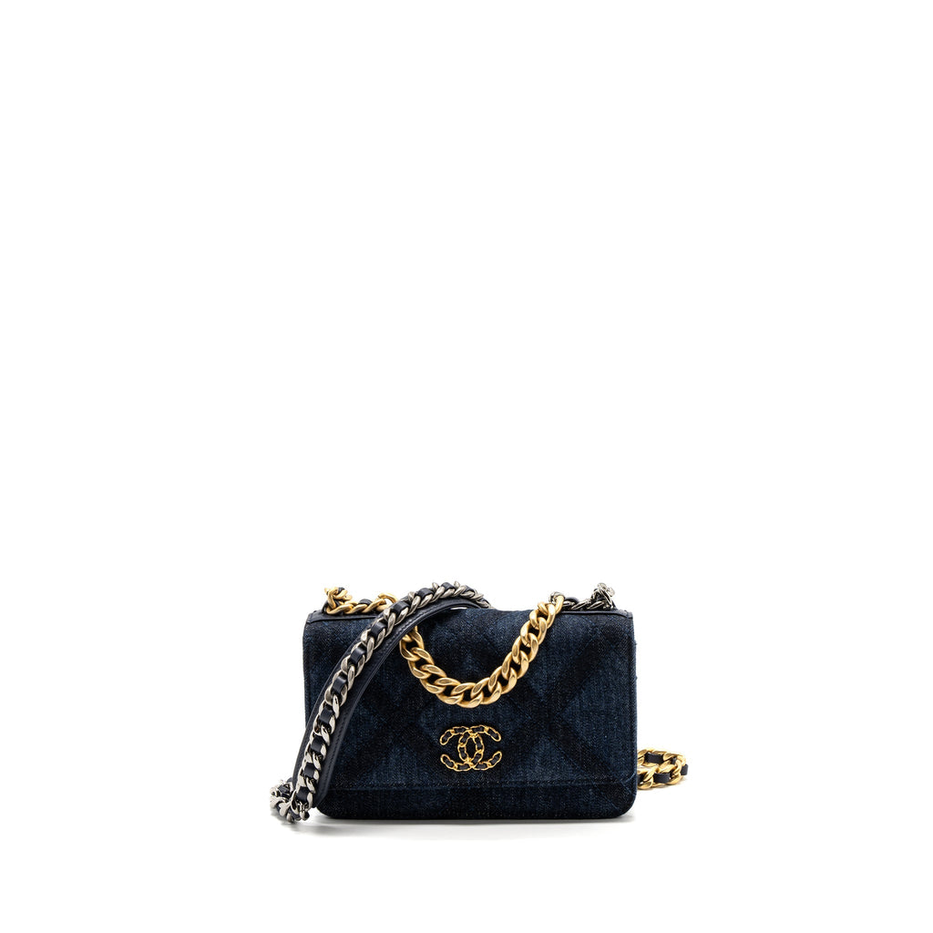 CHANEL 19 WALLET ON CHAIN LIMITED DENIM DARK BLUE MULTICOLOUR HARDWARE (MICROCHIP)
