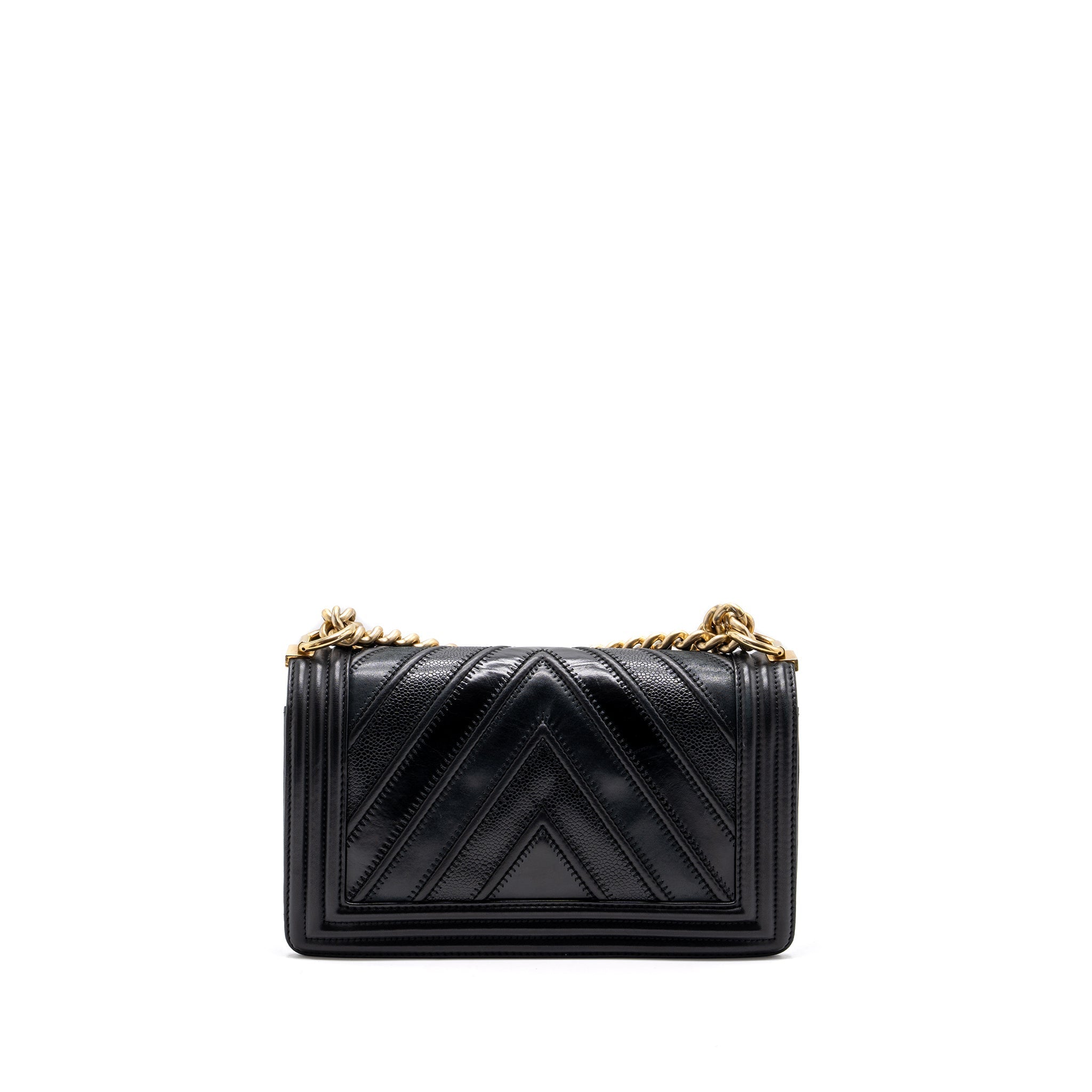 CHANEL MEDIUM BOY BAG CHEVRON CALFSKIN BLACK GHW