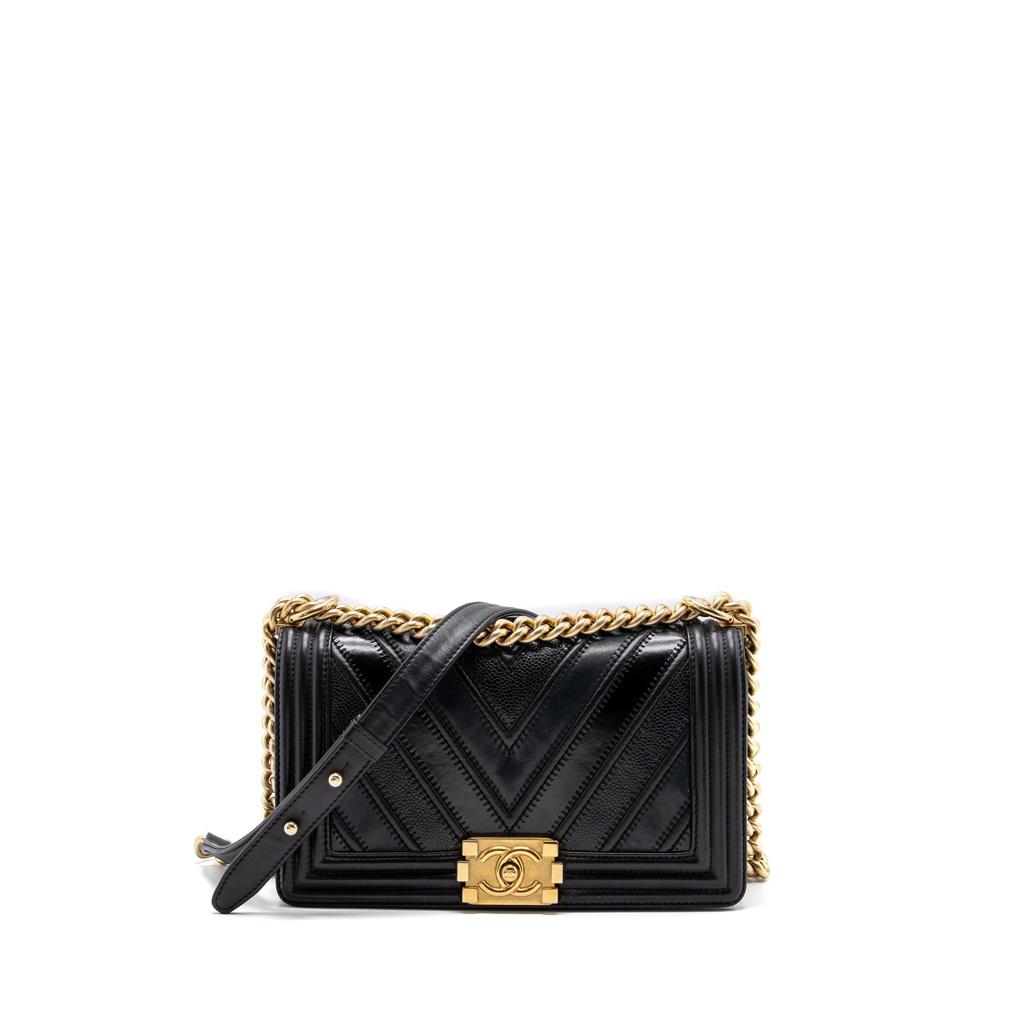 CHANEL MEDIUM BOY BAG CHEVRON CALFSKIN BLACK GHW