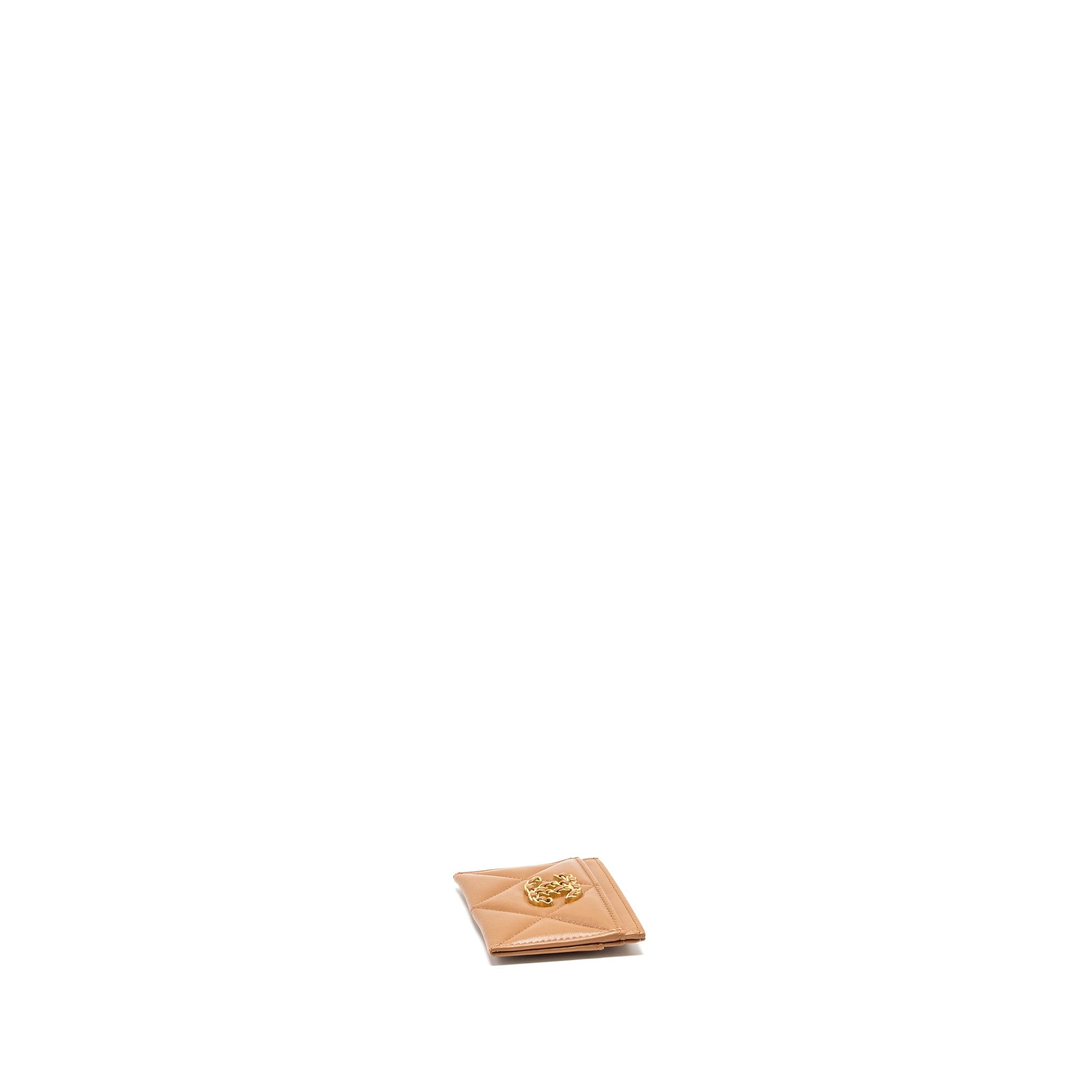 CHANEL 19 CARD HOLDER LAMBSKIN CARAMEL GHW (MICROCHIP)