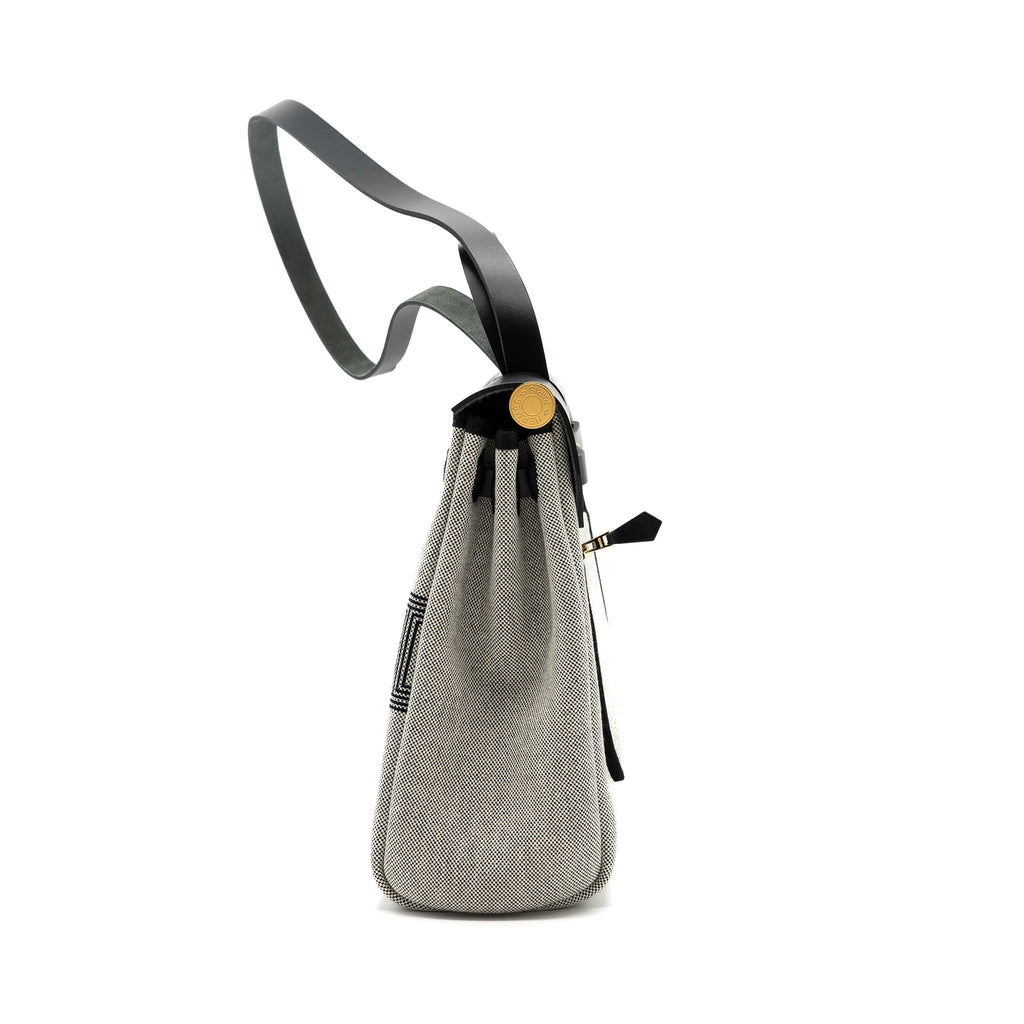 HERMES HERBAG 31 ZIP BAG TOILE H PLUME CANVAS / HUNTER LEATHER BLACK / ECRU GHW