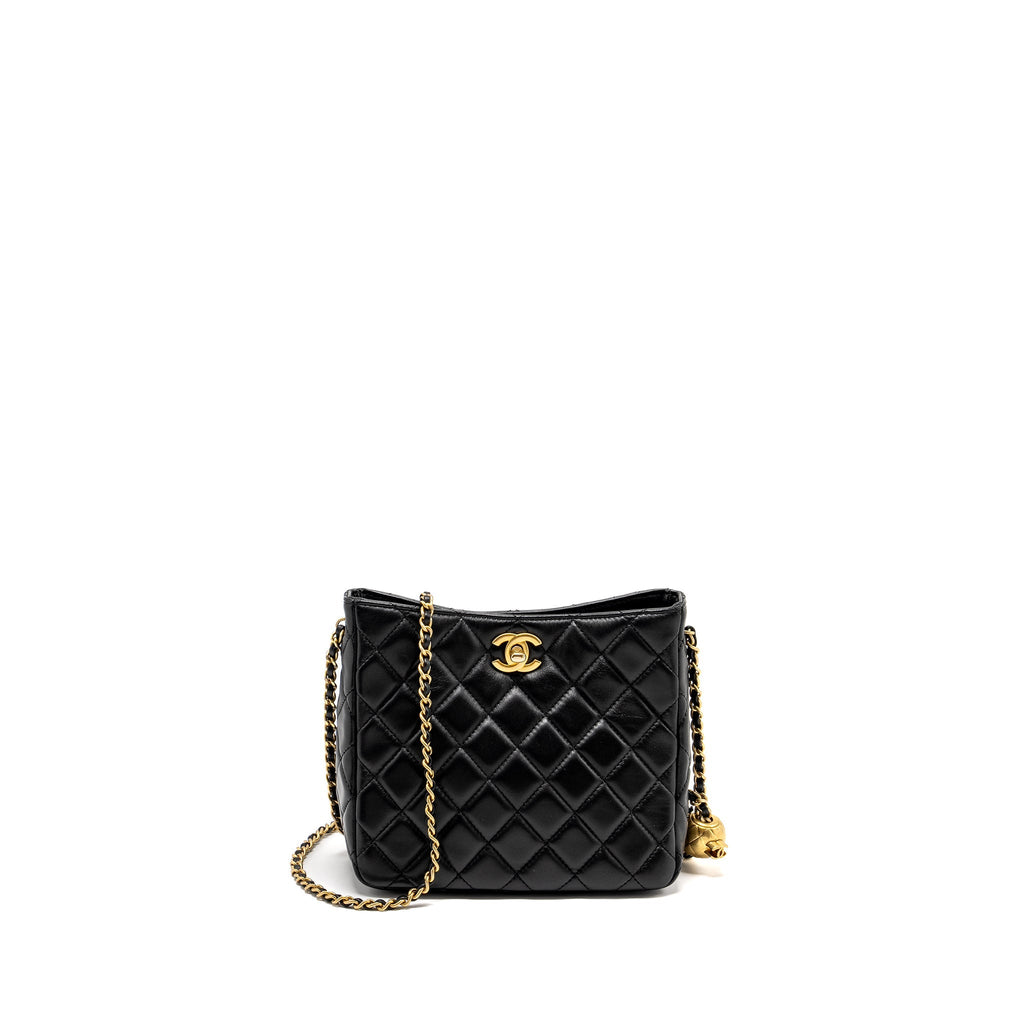 CHANEL 22B PEARL CRUSH HOBO BAG LAMBSKIN BLACK GHW (MICROCHIP)