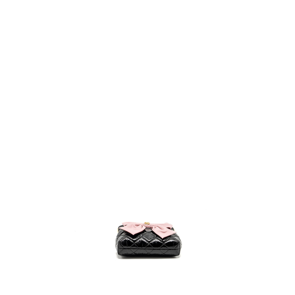 CHANEL 24A BOWKNOT CLUTCH WITH CHAIN PATENT CRUMPLED LAMBSKIN/SHINY LAMBSKIN BLACK/PINK GHW (MICROCHIP)