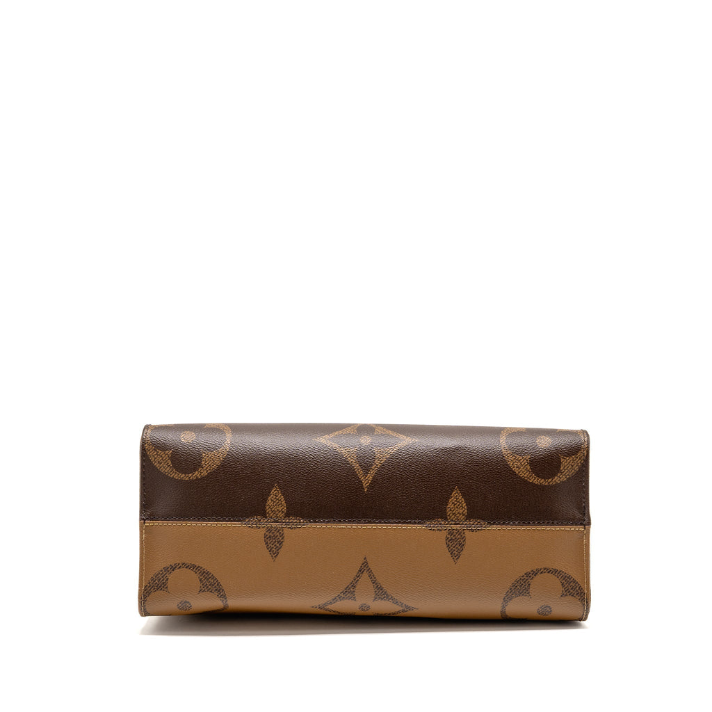 LOUIS VUITTON ONTHEGO MM MONOGRAM CANVAS GHW