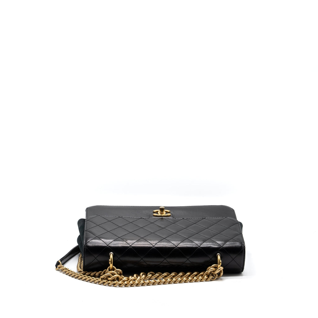 CHANEL FLAP BAG WITH CHAINS HANDLE CALFSKIN BLACK GHW