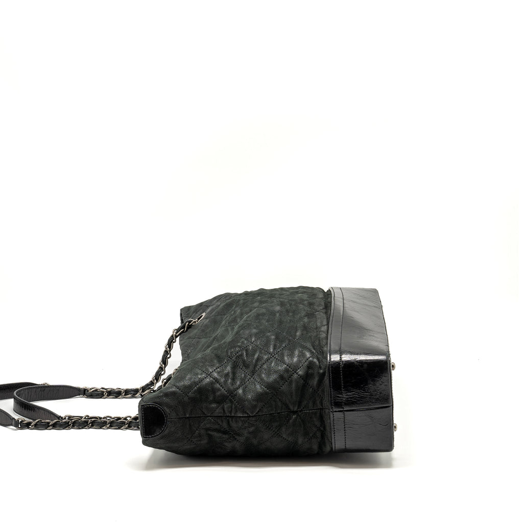 CHANEL LARGE QUILTED SHOULDER BAG CALFSKIN BLACK SHW