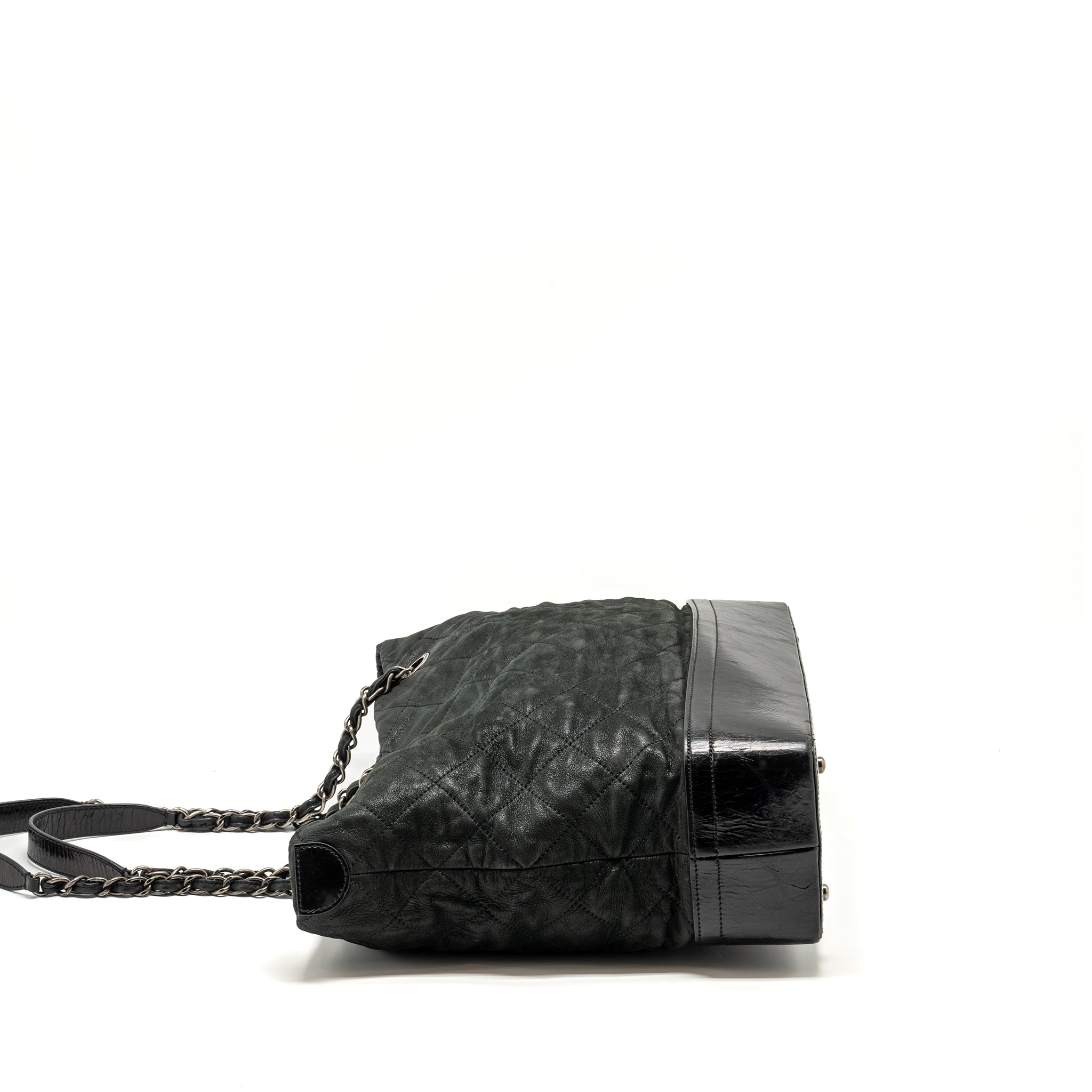 CHANEL LARGE QUILTED SHOULDER BAG CALFSKIN BLACK SHW