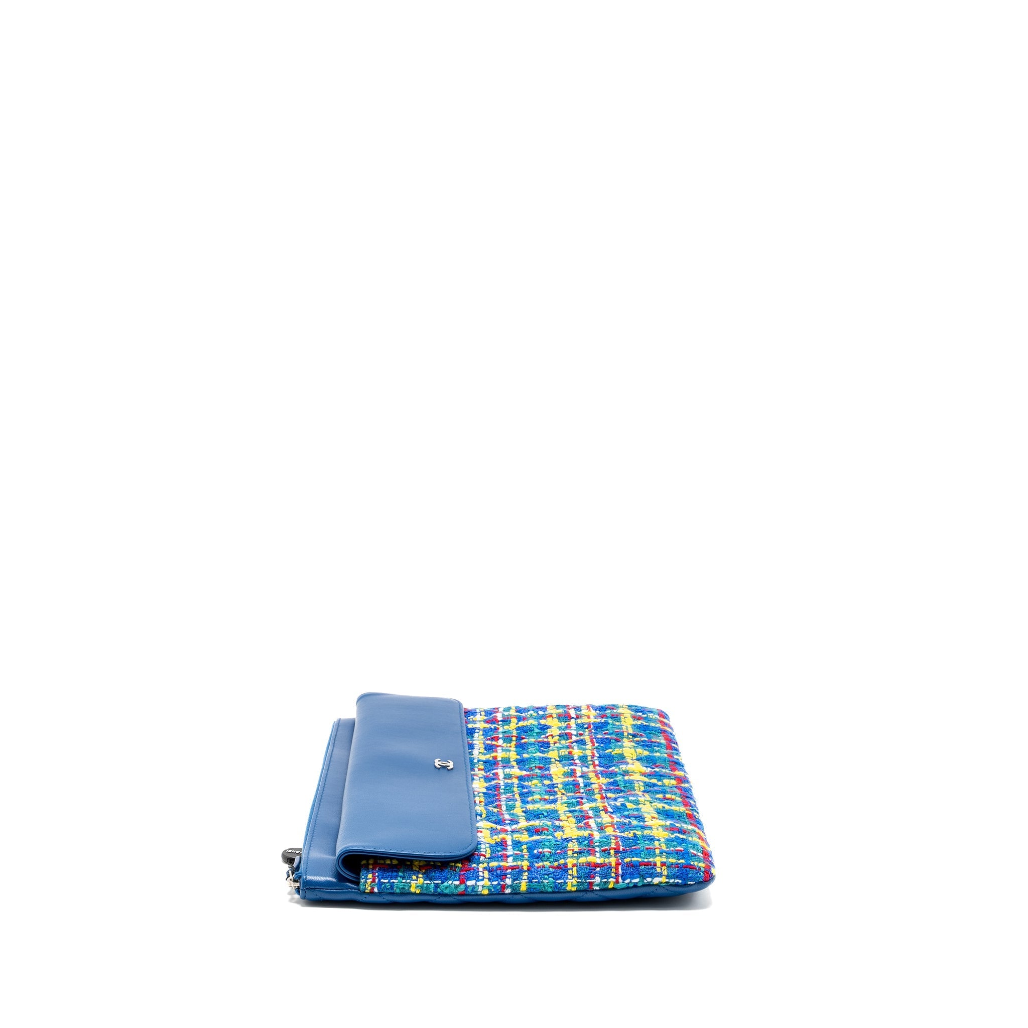 CHANEL QUILTED O-CASE POUCH TWEED/LEATHER BLUE/MULTICOLOUR SHW