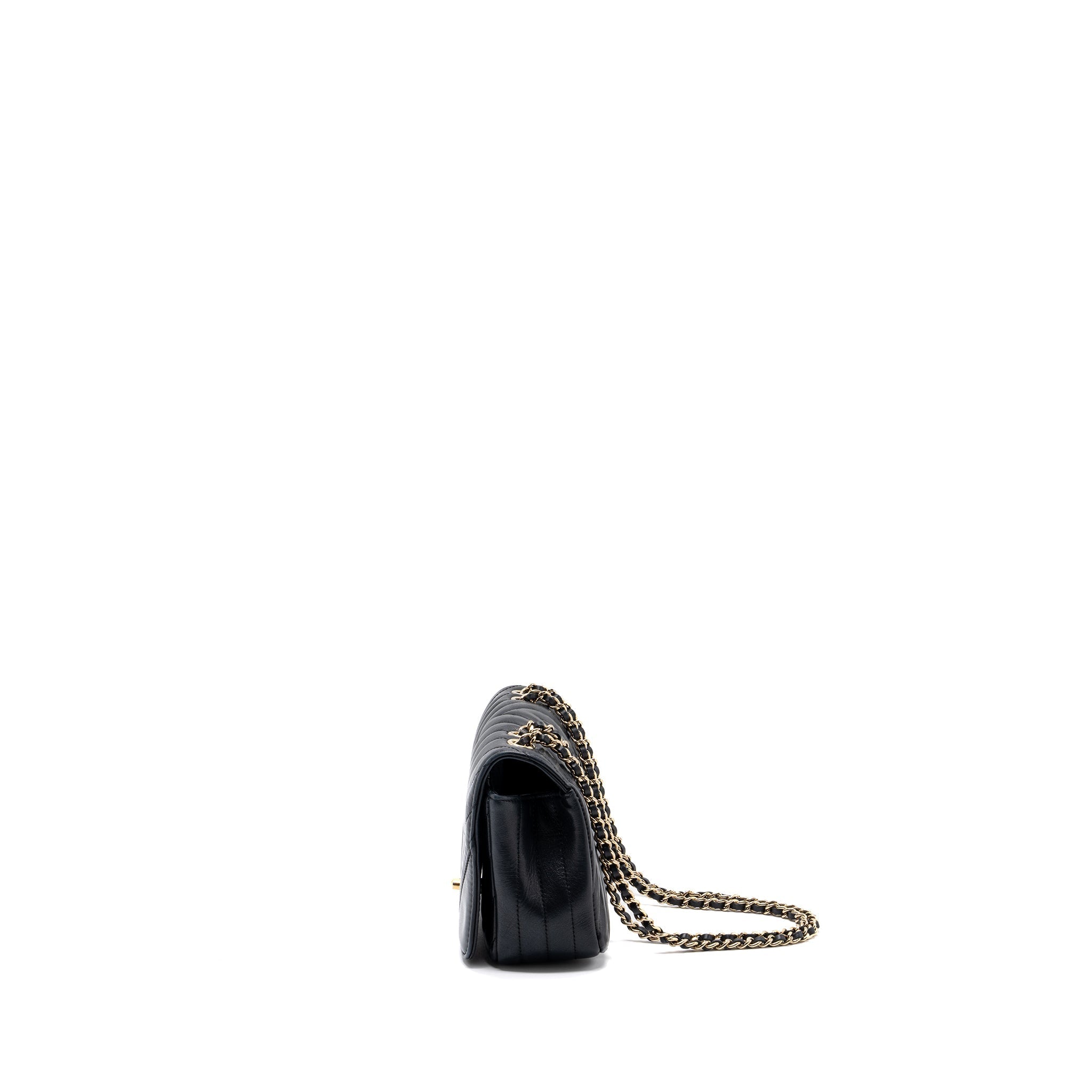 CHANEL CHEVRON FLAP BAG CALFSKIN BLACK GHW
