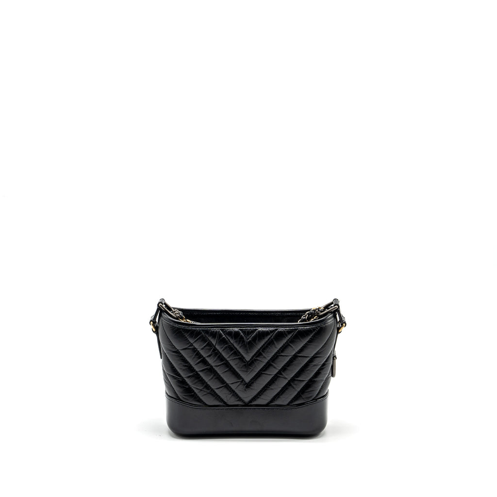 CHANEL SMALL GABRIELLE HOBO BAG CHEVRON AGED CALFSKIN BLACK MULTICOLOUR HARDWARE