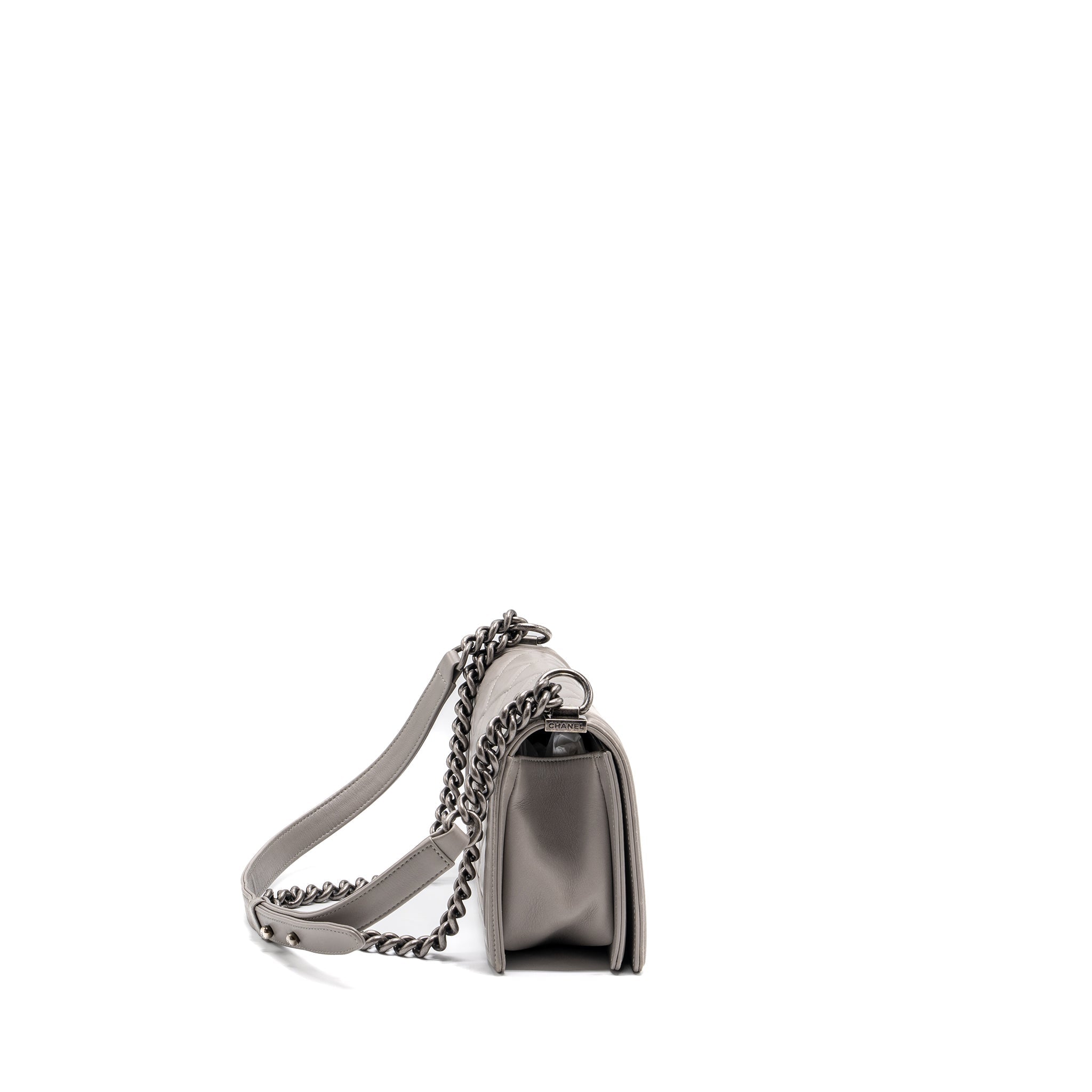 CHANEL MEDIUM BOY BAG CALFSKIN GREY RUTHENIUM SILVER HARDWARE