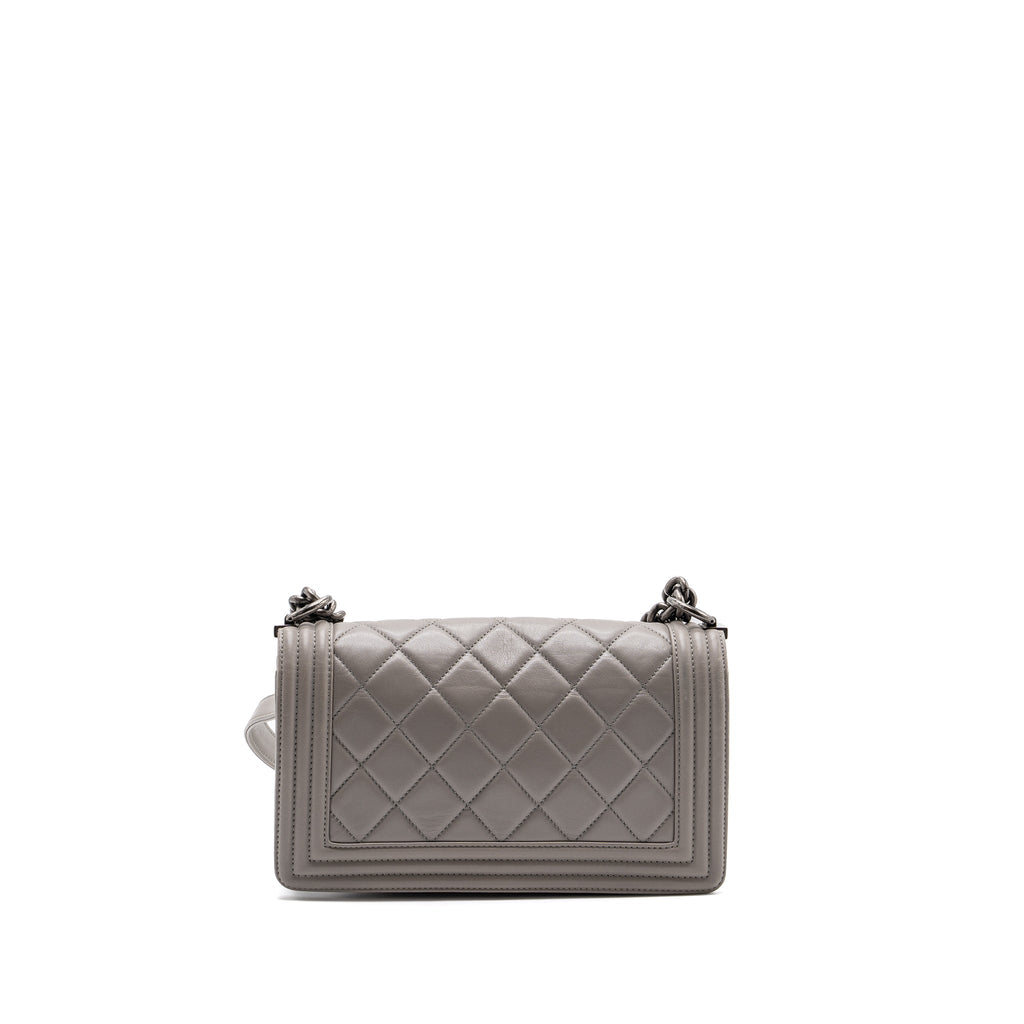 CHANEL MEDIUM BOY BAG CALFSKIN GREY RUTHENIUM SILVER HARDWARE