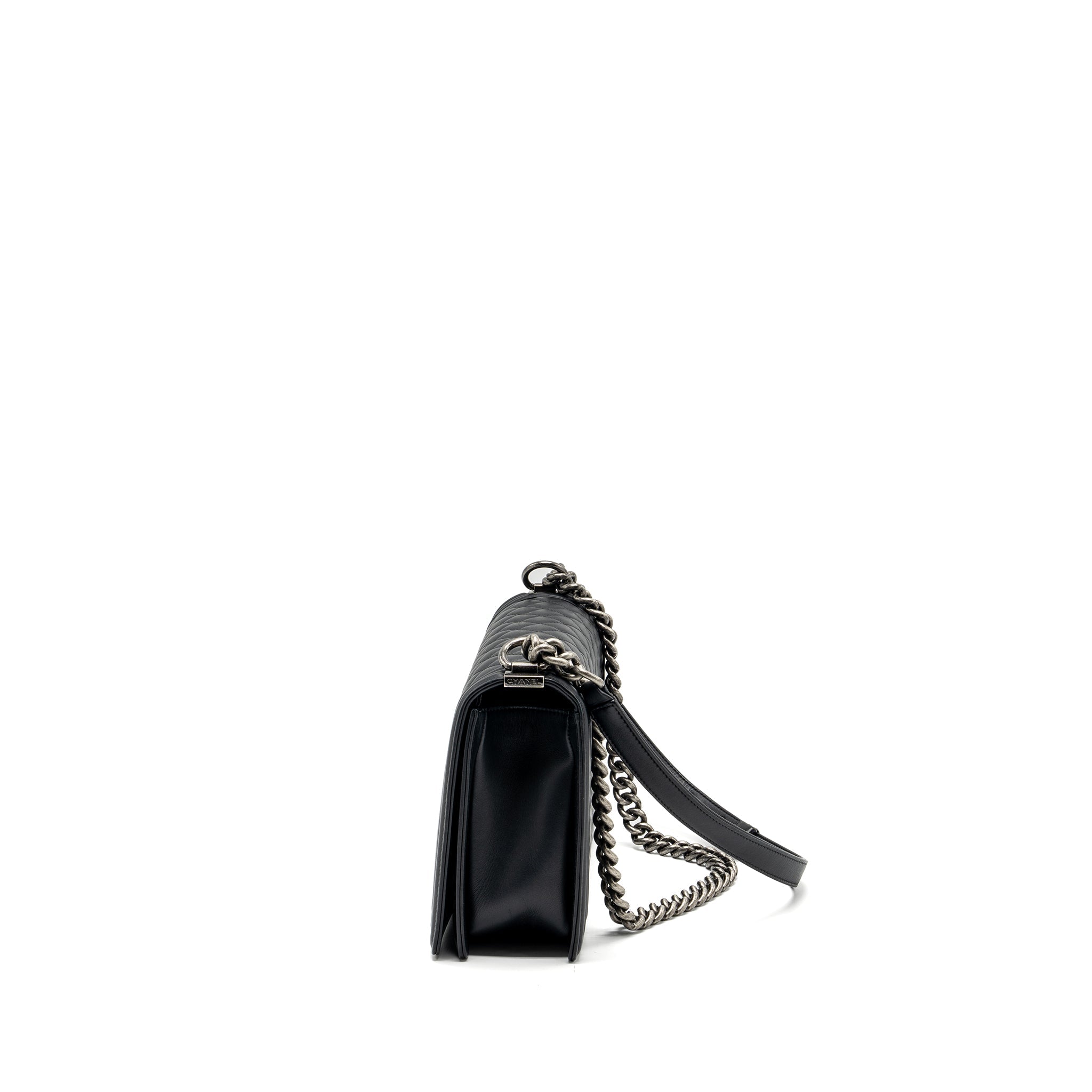 CHANEL NEW MEDIUM BOY BAG SMOOTH CALFSKIN BLACK RUTHENIUM HARDWARE