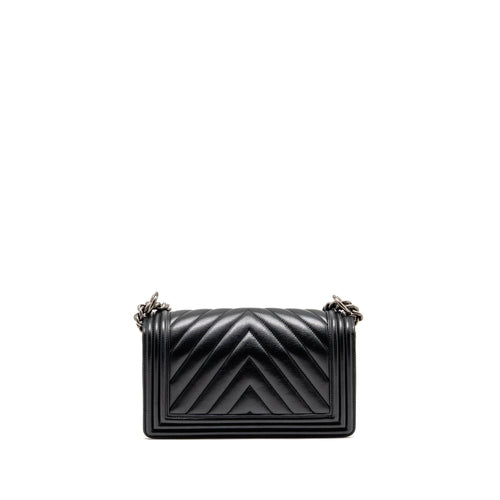 CHANEL CHEVRON MEDIUM BOY BAG CALFSKIN BLACK RUTHENIUM SHW