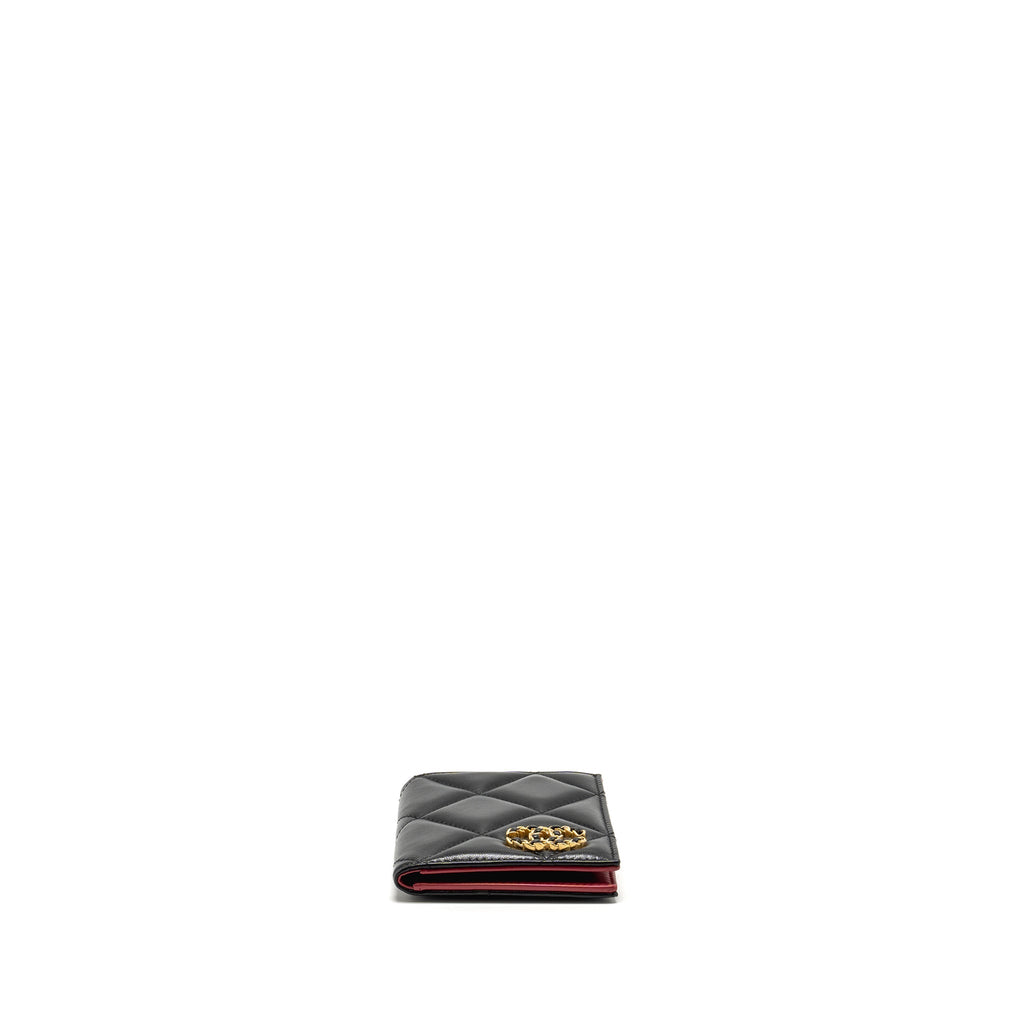 CHANEL 19 PASSPORT HOLDER LAMBSKIN BLACK GHW(MICROCHIP)