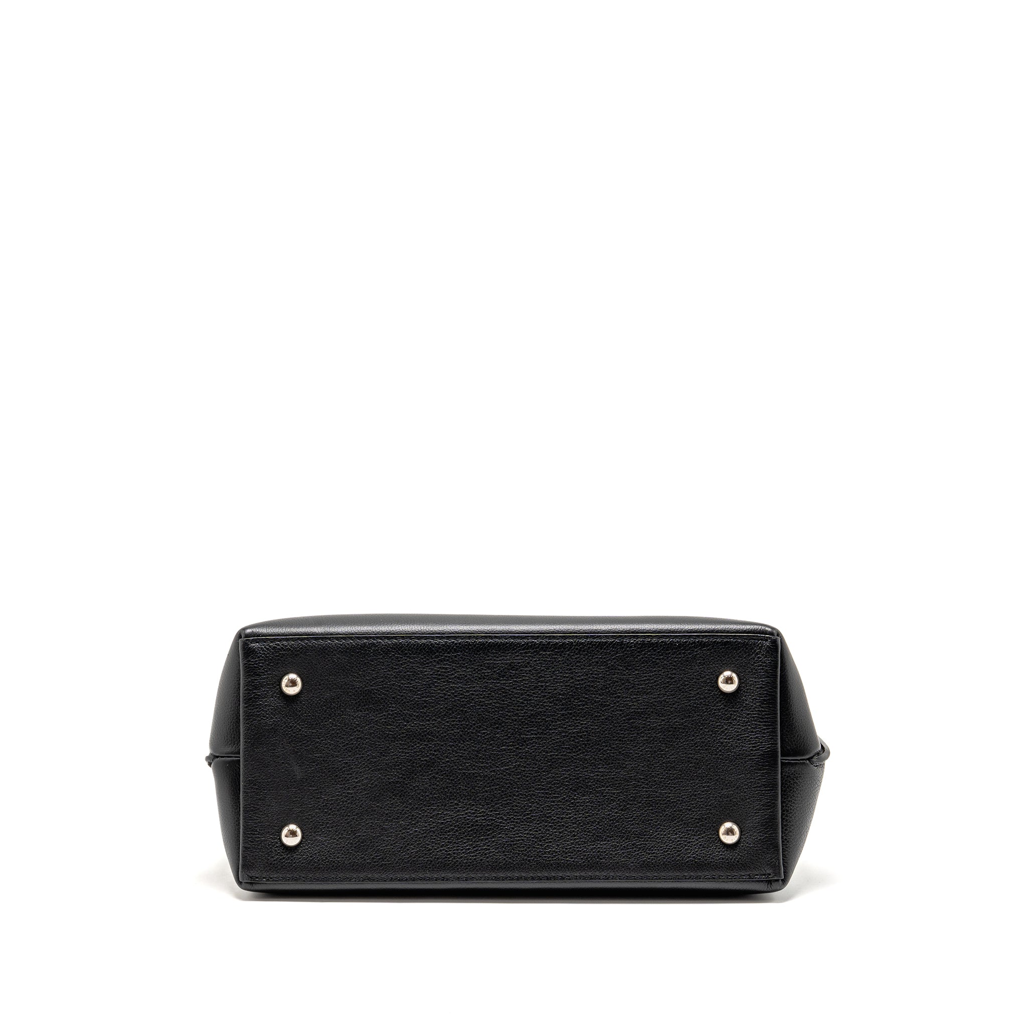 LOUIS VUITTON LOCKME EVER MM GRAINED CALFSKIN BLACK SHW