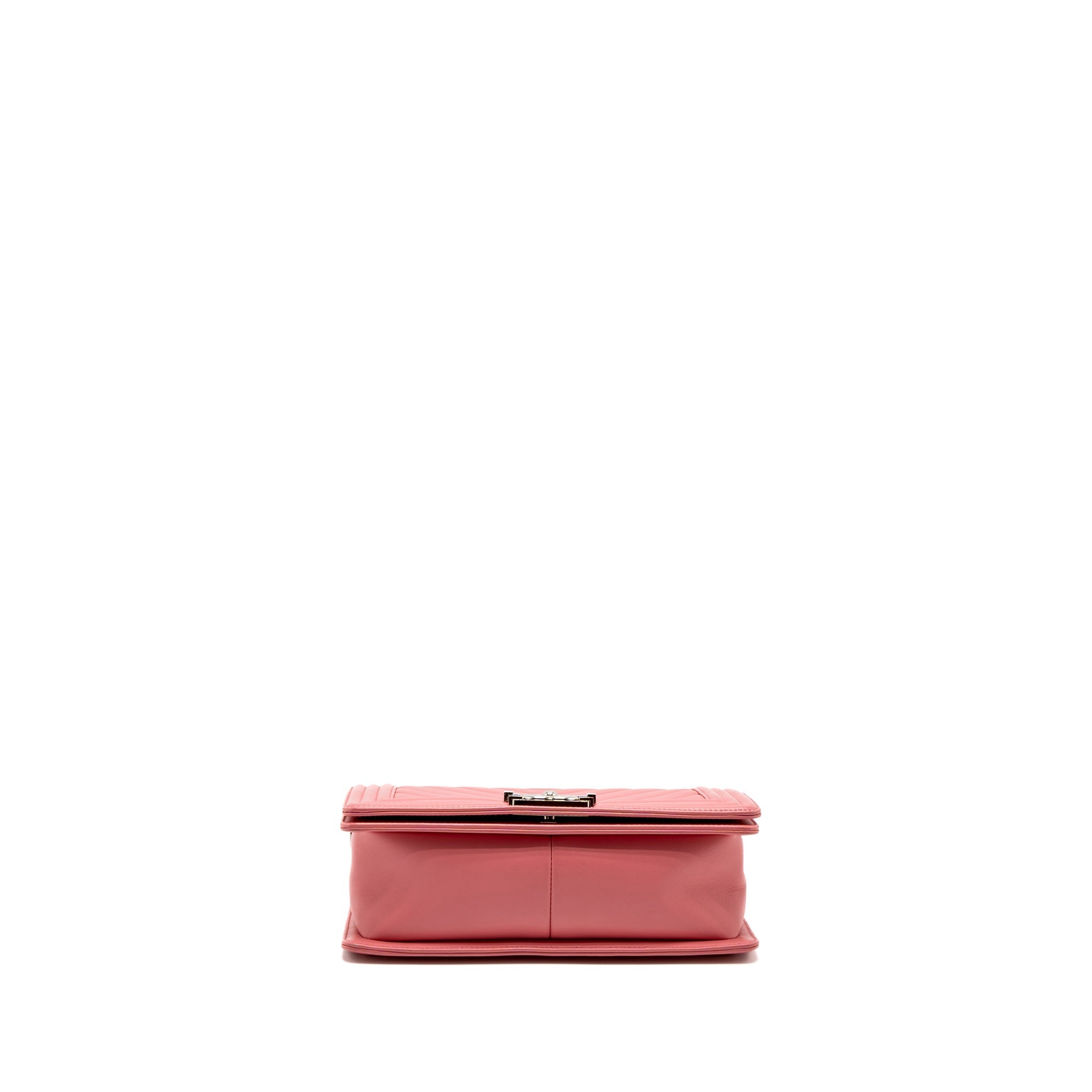 CHANEL MEDIUM BOY BAG CHEVRON CALFSKIN PINK SHW