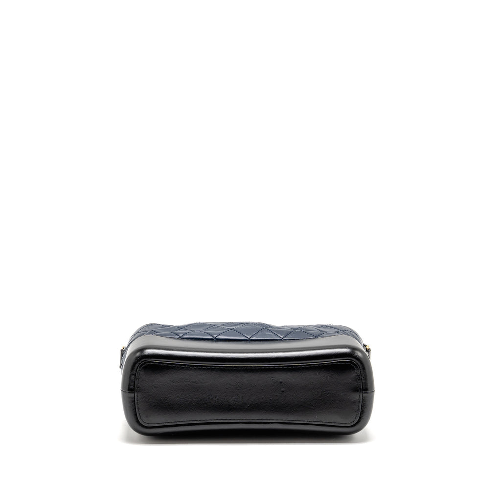 CHANEL GABRIELLE HOBO BAG AGED CALFSKIN NAVY/BLACK MULTICOLOURED HARDWARE