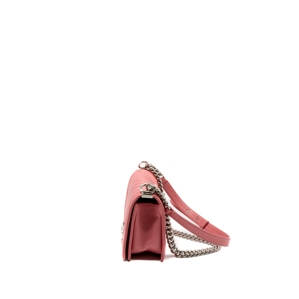 CHANEL MEDIUM BOY BAG CHEVRON CALFSKIN PINK SHW