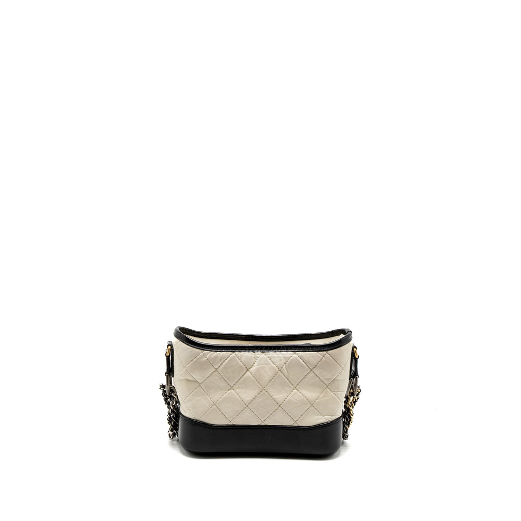 CHANEL SMALL GABRIELLE HOBO BAG AGED CALFSKIN WHITE/BLACK MULTICOLOUR HARDWARE