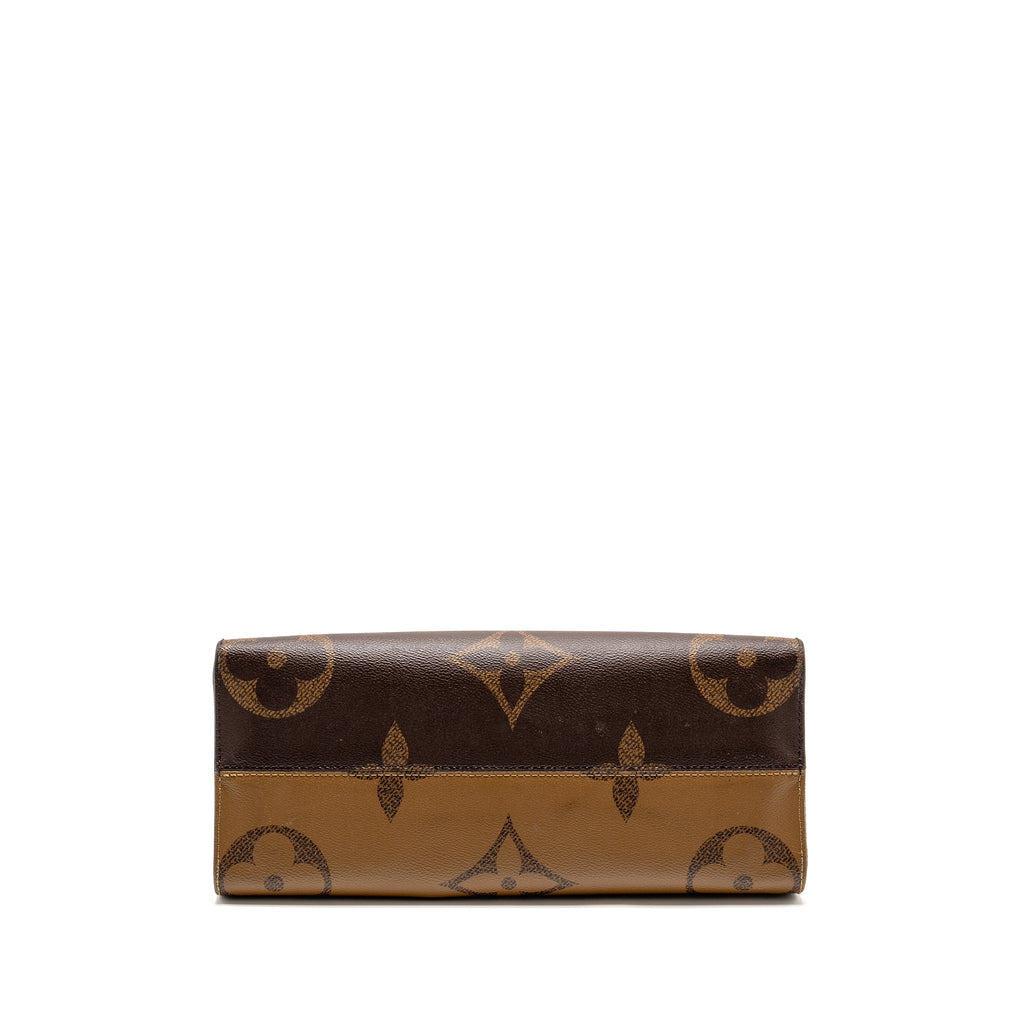 LOUIS VUITTON ONTHEGO MM MONOGRAM CANVAS GHW