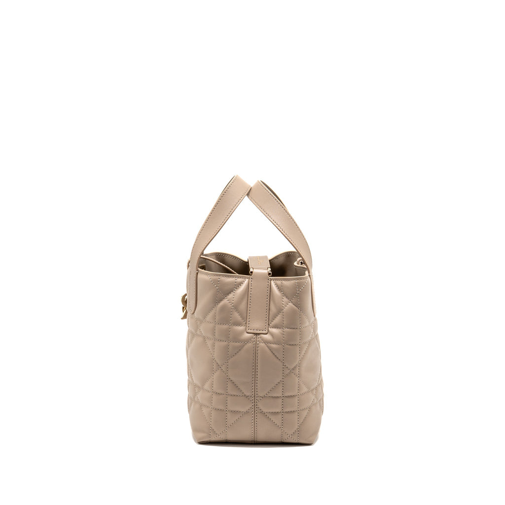 DIOR SMALL TOUJOURS TOTE BAG MACROCANNAGE CALFSKIN POWDER BEIGE LGHW