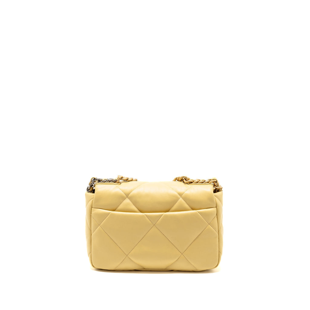 CHANEL SMALL 19 BAG LAMBSKIN YELLOW MULTICOLOUR HARDWARE (MICROCHIP)