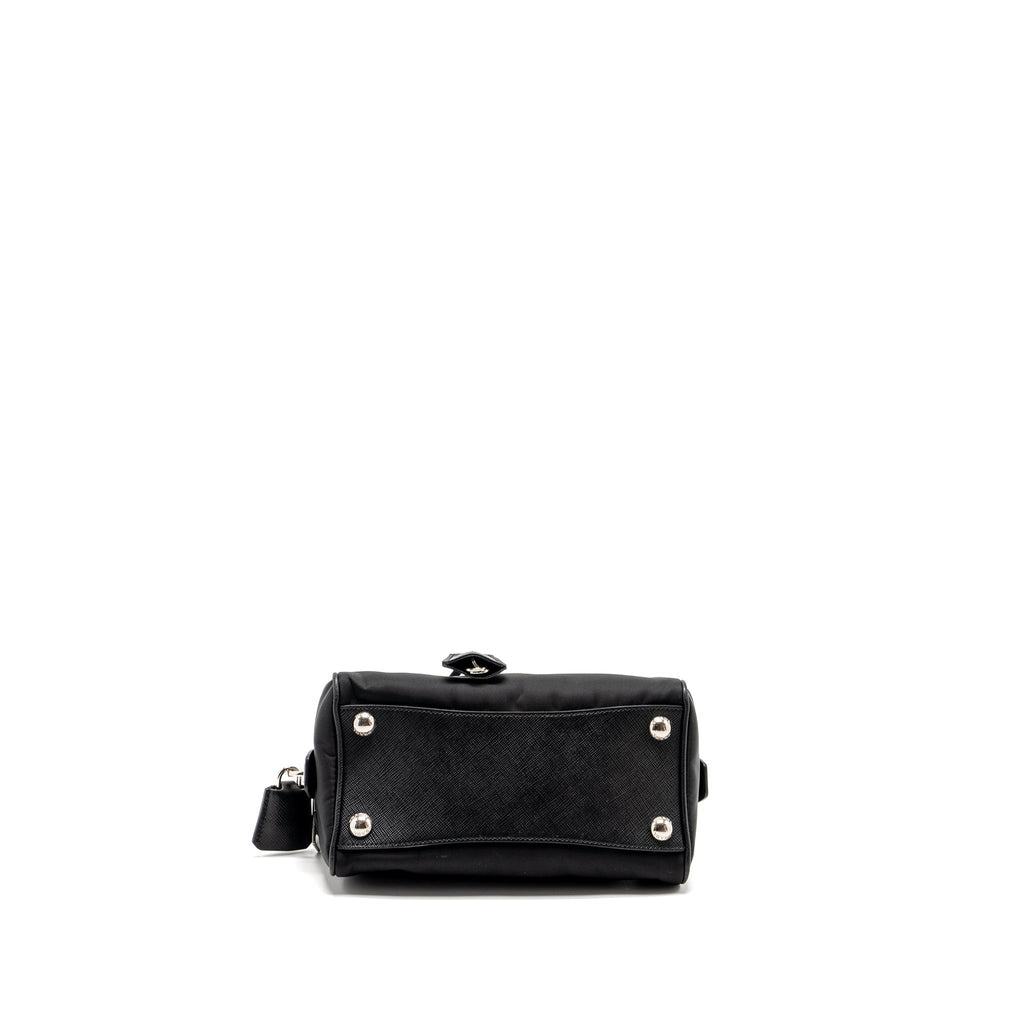 PRADA TOP HANDLE RE-EDITION 2005 NYLON BAG BLACK SHW