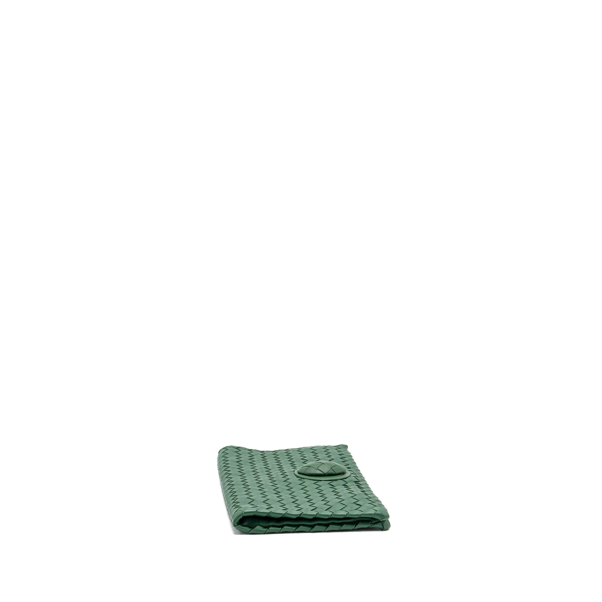 BOTTEGA VENETA CLUTCH NAPPA GREEN BLACK HARDWARE
