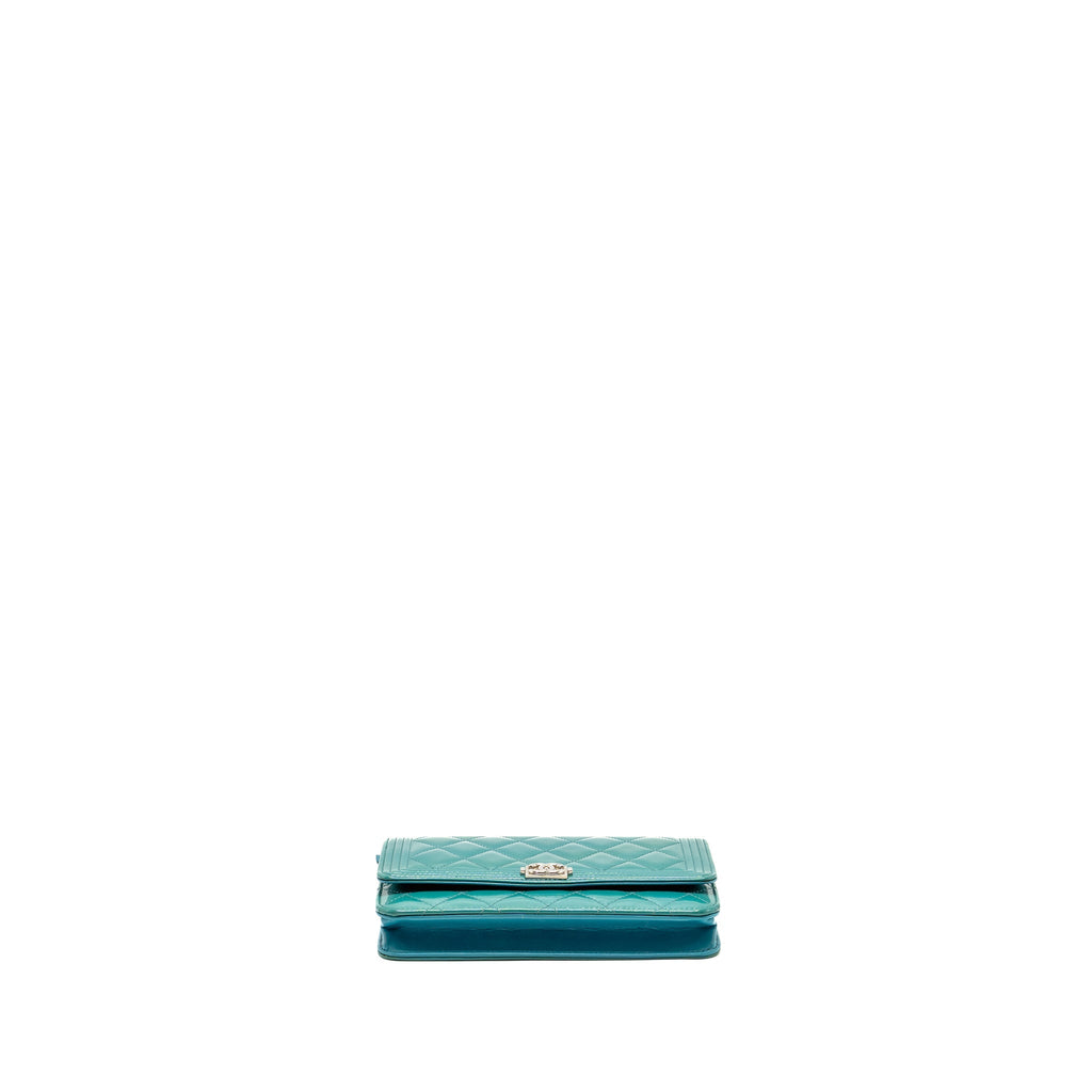 CHANEL BOY WALLET ON CHAIN PATENT GREEN SHW