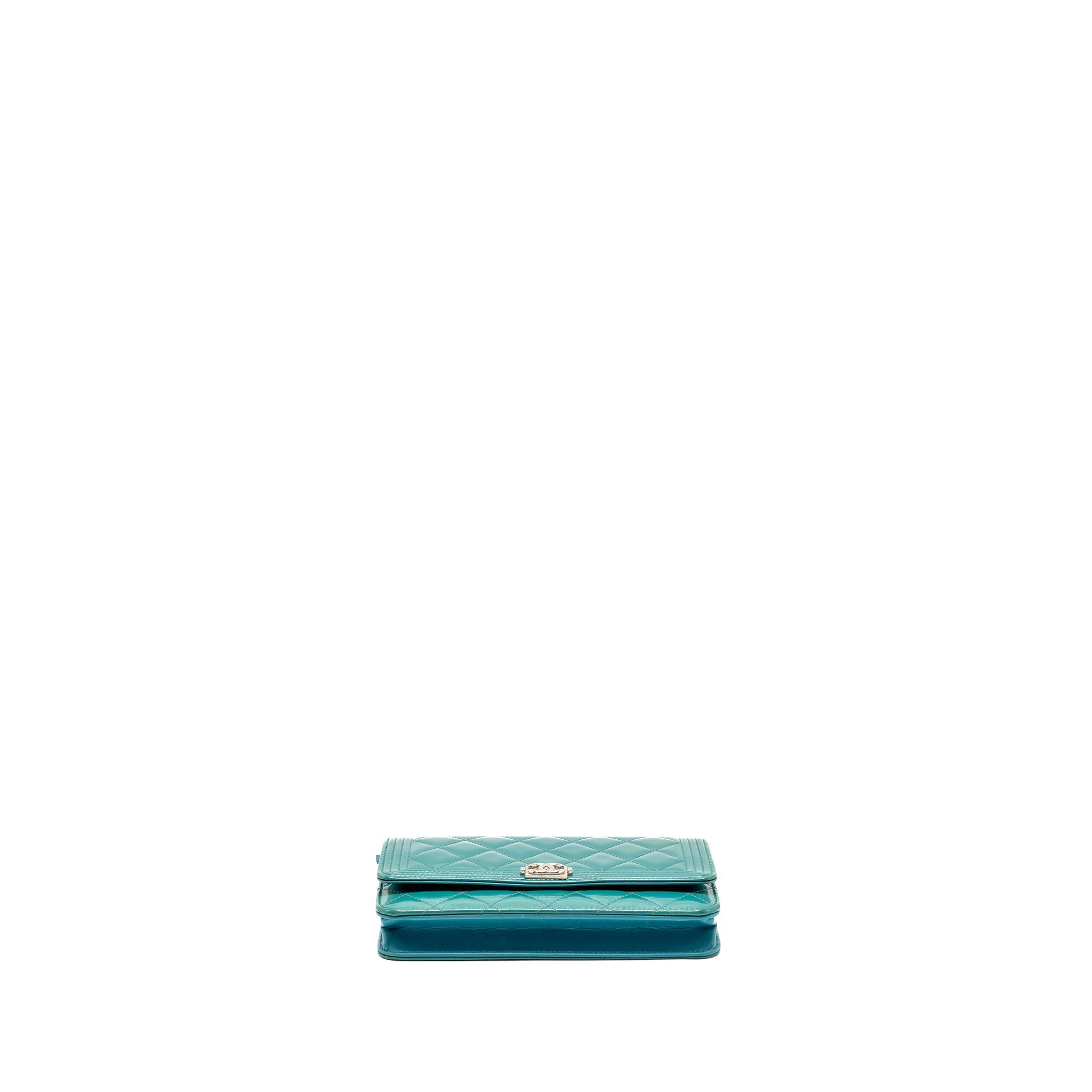 CHANEL BOY WALLET ON CHAIN PATENT GREEN SHW