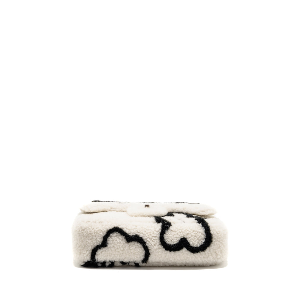 CHANEL 22A FLUFFY CAMELLIA FLAP BAG SHEARLING WHITE SHW (MICROCHIP)