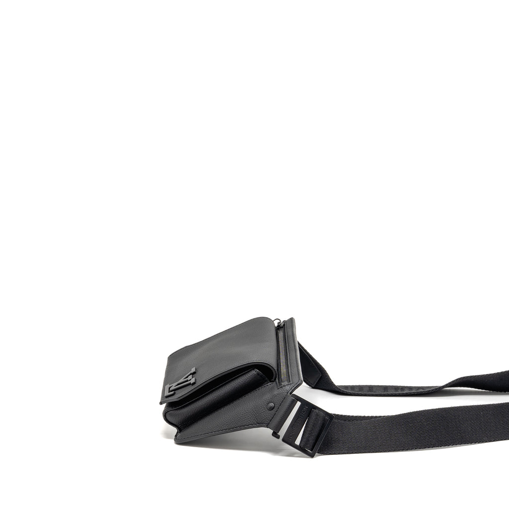 LOUIS VUITTON AEROGRAM TAKEOFF SLING BLACK GRAINED CALFSKIN BLACK HARDWARE