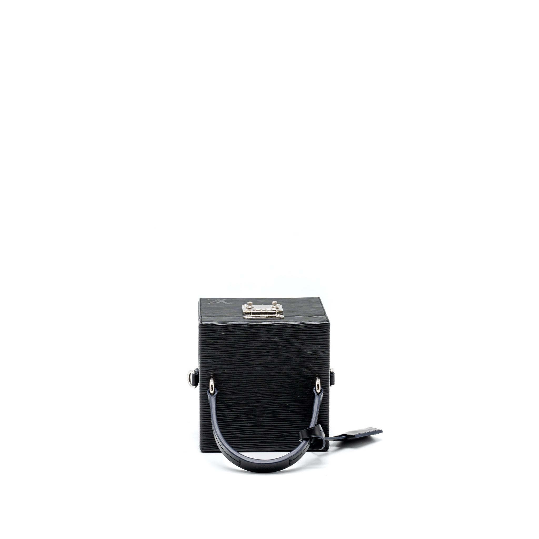 LOUIS VUITTON BLEECKER BOX BAG EPI BLACK SHW
