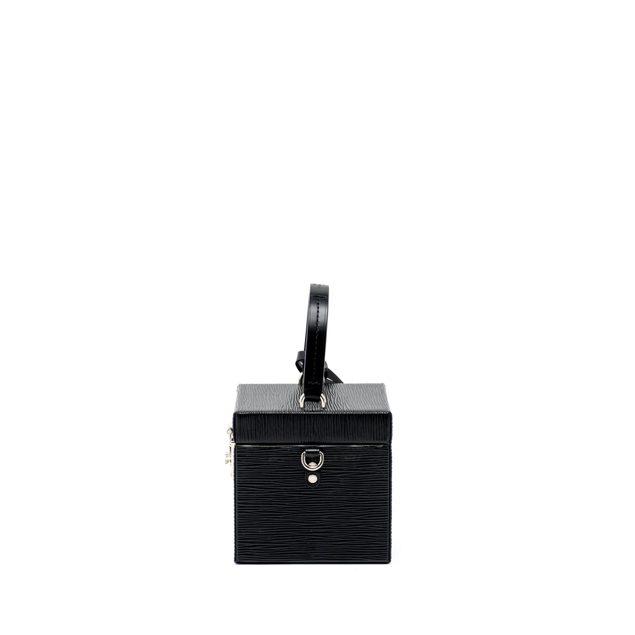 LOUIS VUITTON BLEECKER BOX BAG EPI BLACK SHW