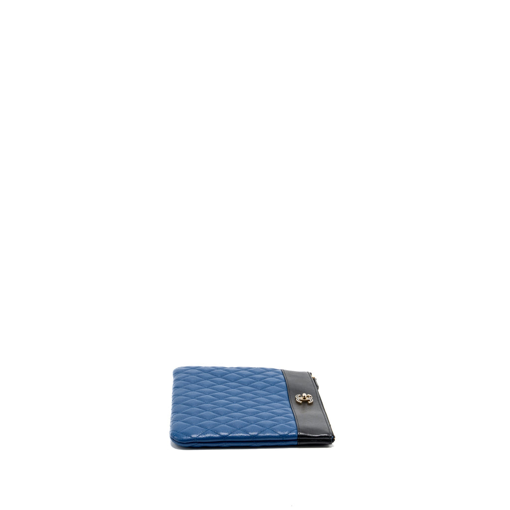 CHANEL CC LOGO QUILTED ZIP POUCH / CLUTCH SHINY SHEEPSKIN BLACK/ BLUE GHW