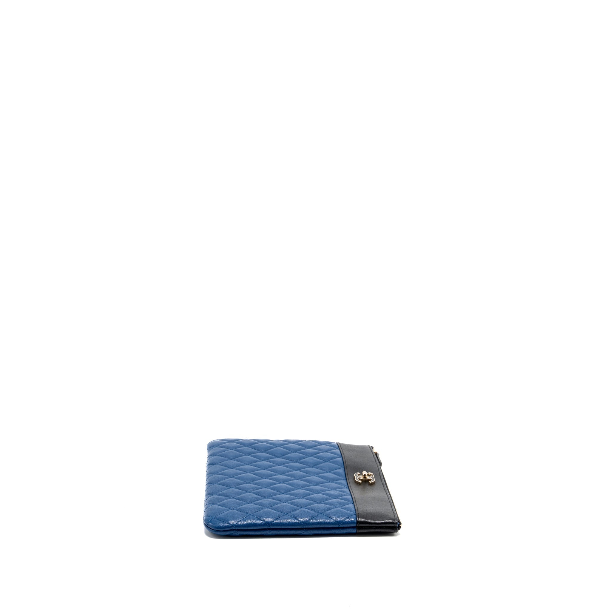 CHANEL CC LOGO QUILTED ZIP POUCH / CLUTCH SHINY SHEEPSKIN BLACK/ BLUE GHW