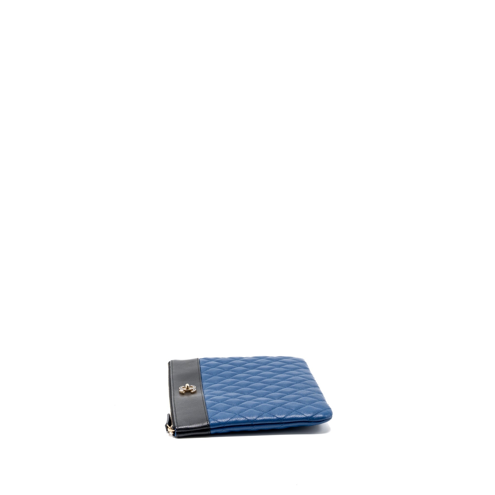 CHANEL CC LOGO QUILTED ZIP POUCH / CLUTCH SHINY SHEEPSKIN BLACK/ BLUE GHW