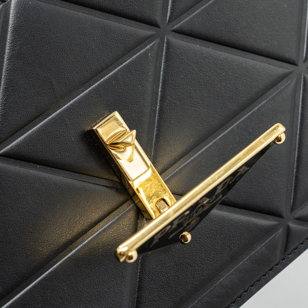 PRADA PATTINA IN PELLE CALFSKIN BLACK GHW