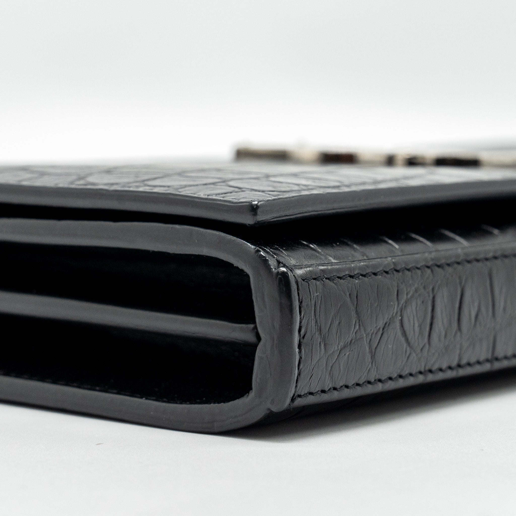 SAINT LAURENT / YSL CLASSIC CHAIN WALLET CROC-EMBOSSED CALFSKIN BLACK SHW