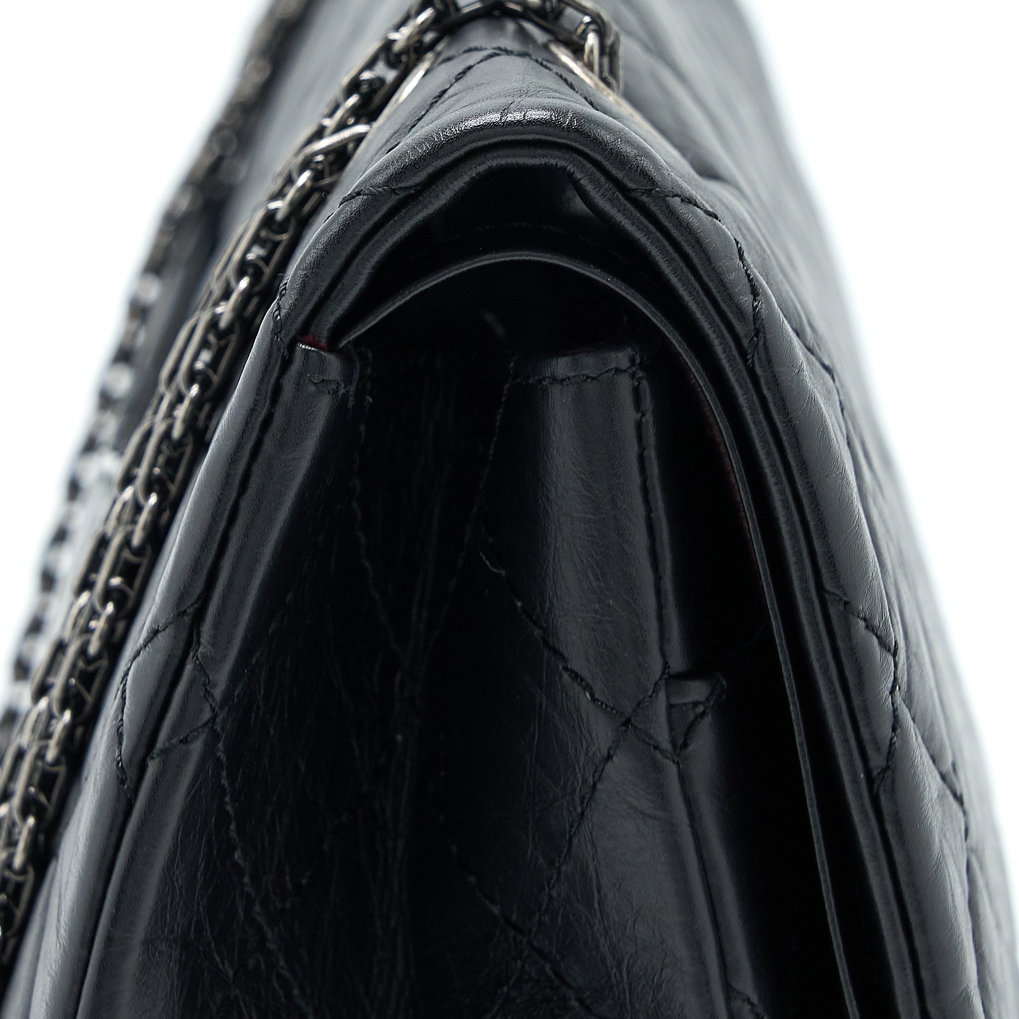 CHANEL 2.55 REISSUE 227 AGED CALFSKIN BLACK RUTHENIUM SHW