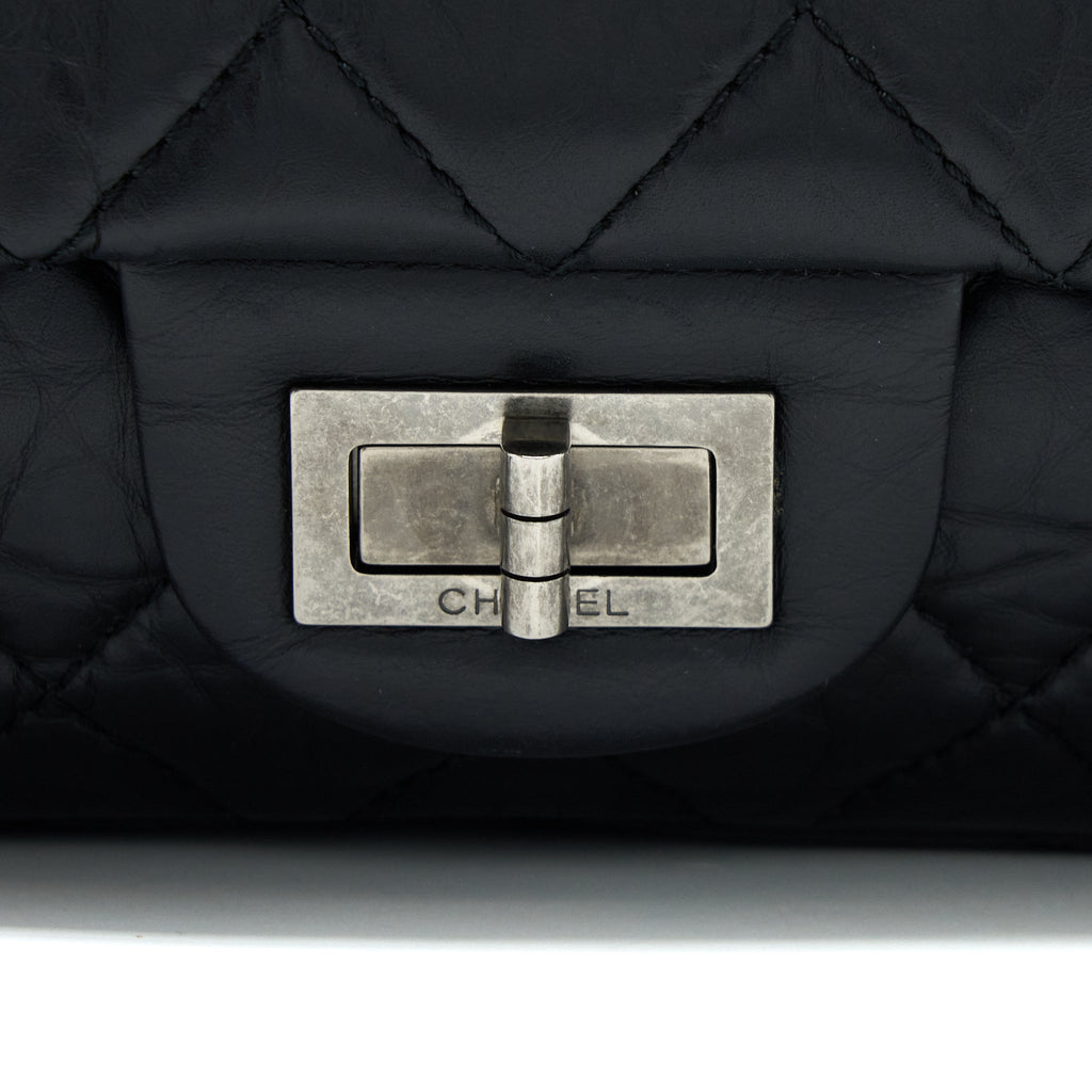CHANEL 2.55 REISSUE 227 AGED CALFSKIN BLACK RUTHENIUM SHW